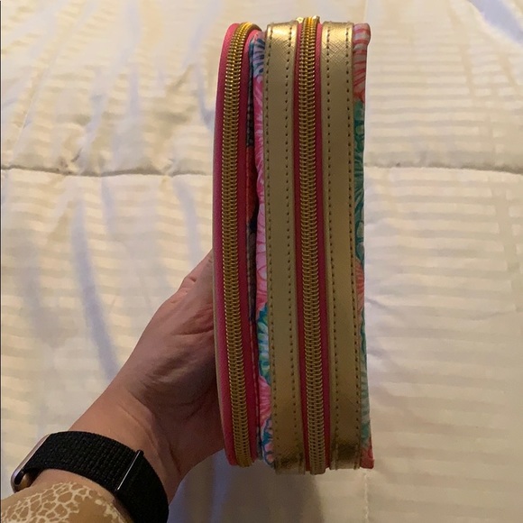 Lilly Pulitzer Travel Case - Picture 2 of 4